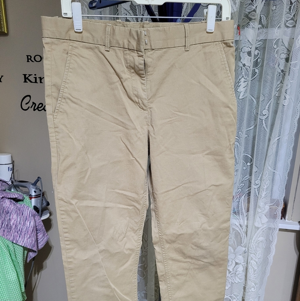 (2657) Khakis by GAP, broken in straight 02R, Women's Size 2 Reg.